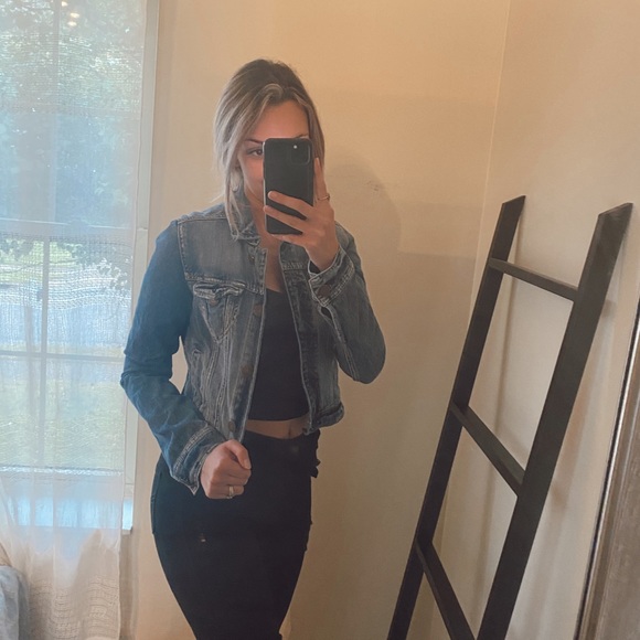 American Eagle Jean Jacket - Picture 2 of 9